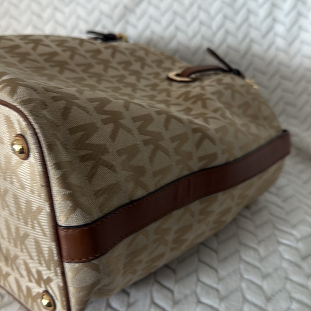 Michael Kors - Picture 5 of 6